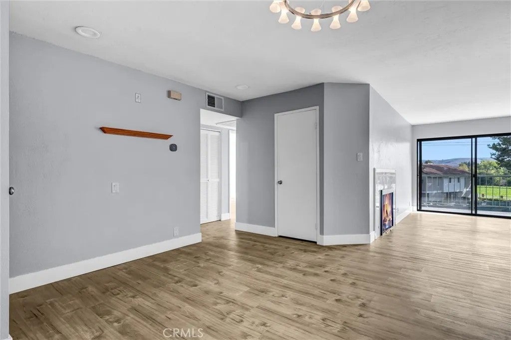 2207 Apricot