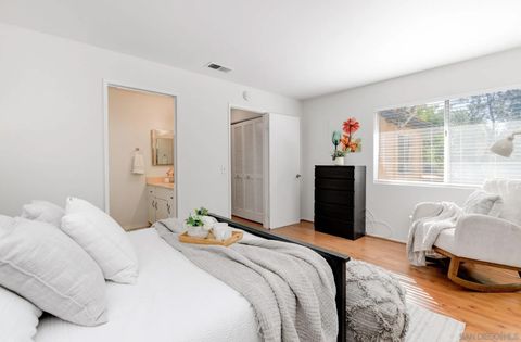 Tiny photo for 11263 Avenida De Los Lobos #D, San Diego, CA 92127 (MLS # 250042677)