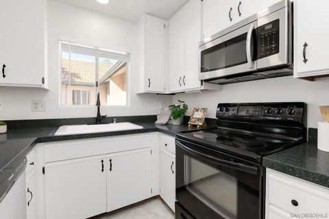 Tiny photo for 11263 Avenida De Los Lobos #D, San Diego, CA 92127 (MLS # 250042677)