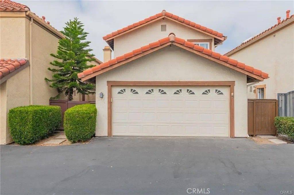Photo of 7 Tivoli, Irvine, CA 92620 (MLS # TR26079893)