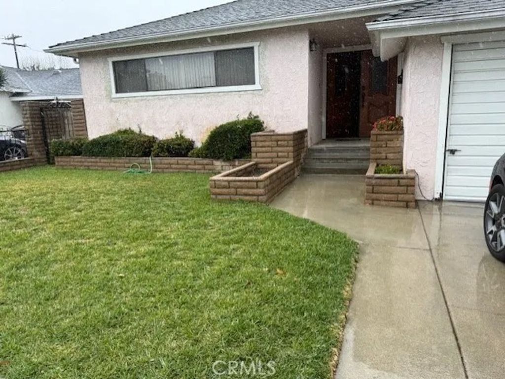 Photo of 10613 Dolan Avenue, Downey, CA 90241 (MLS # DW26038075)
