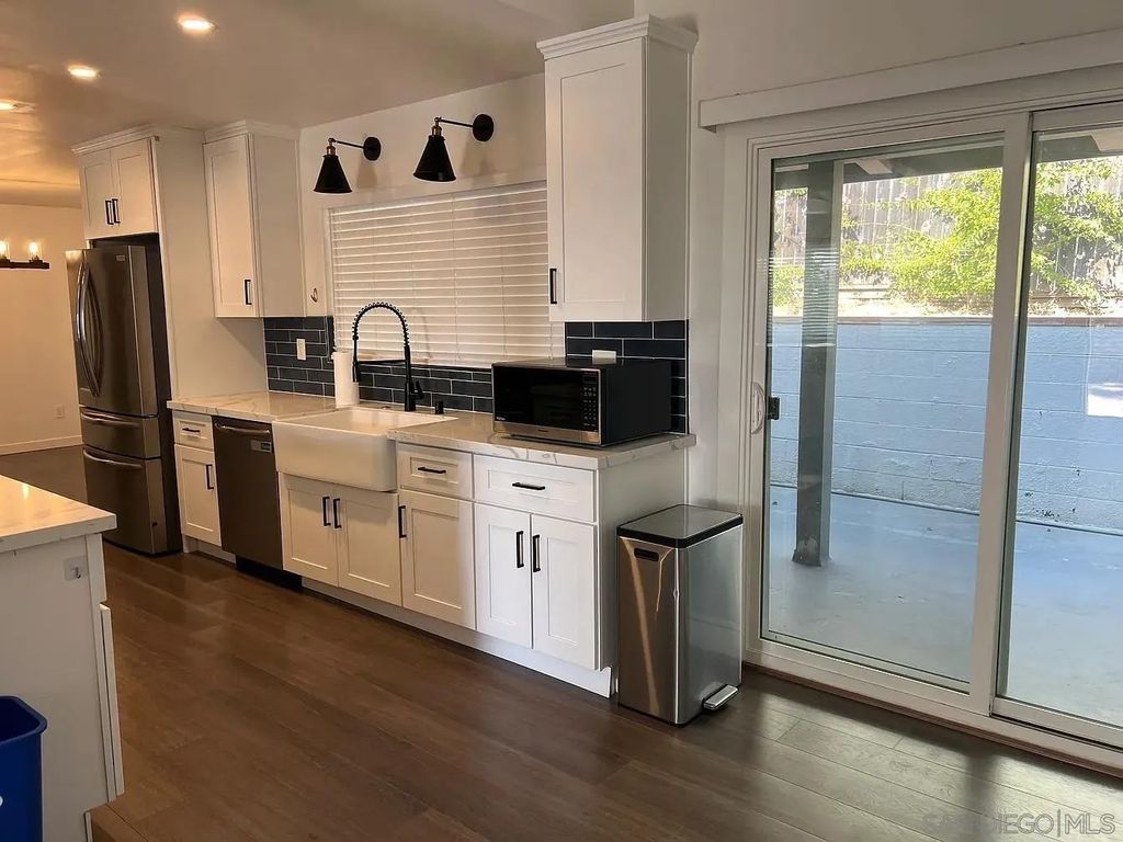 Photo of 347 Morgan Place, Vista, CA 92083 (MLS # 250042749)