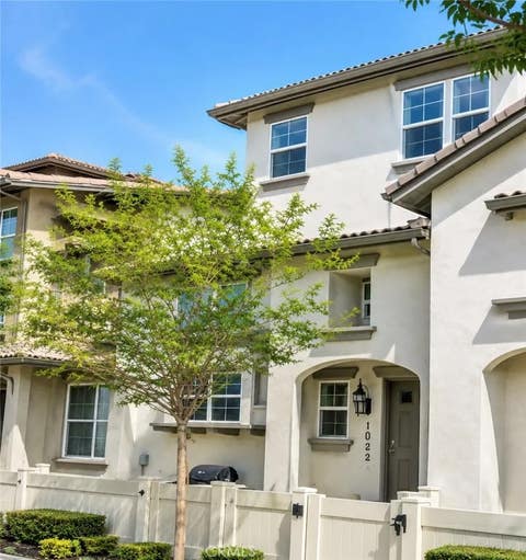 Photo of 33720 Willow Haven #102, Murrieta, CA 92563 (MLS # SW26172067)
