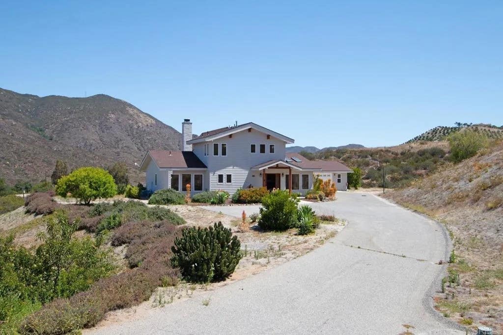 Photo of 2670 Vista Del Rio, Fallbrook, CA 92028 (MLS # NDP2605497)