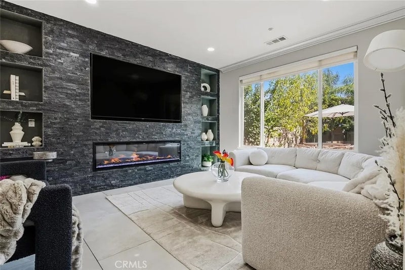 5290 Holly Oak Court