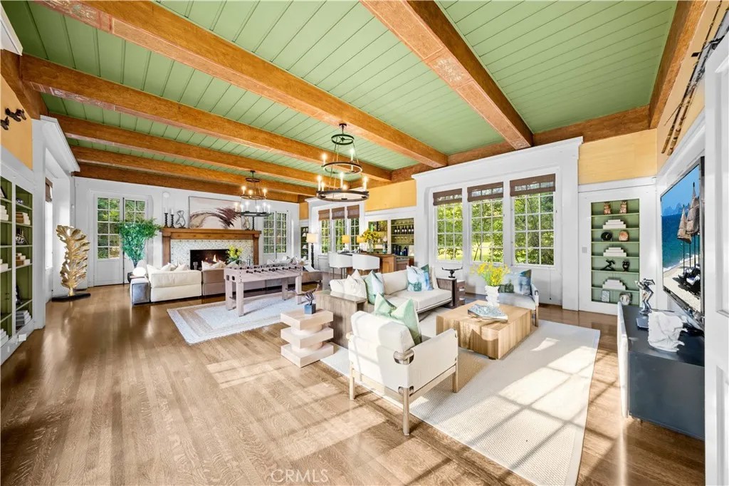 1200 S Arroyo Boulevard