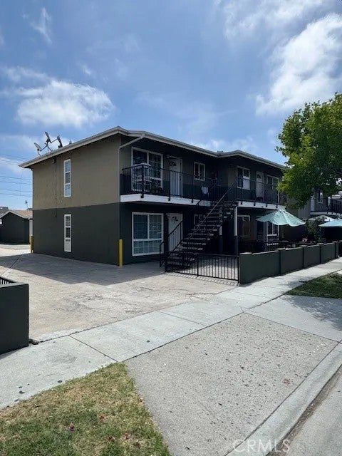 136 E Bay
