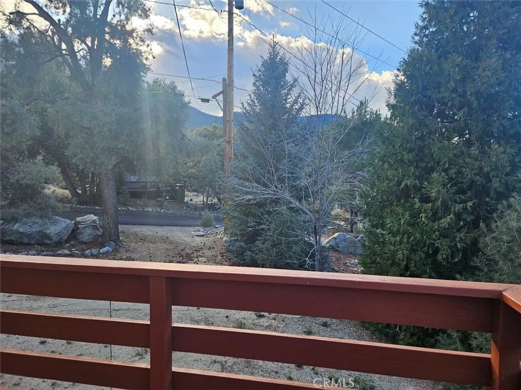 Photo of 15513 Live Oak Way, Pine Mountain Club, CA 93222 (MLS # SR26017876)