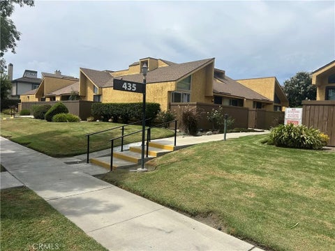 2 beds bed, 2 baths bath property at 435 W 9th, Upland, CA 91786