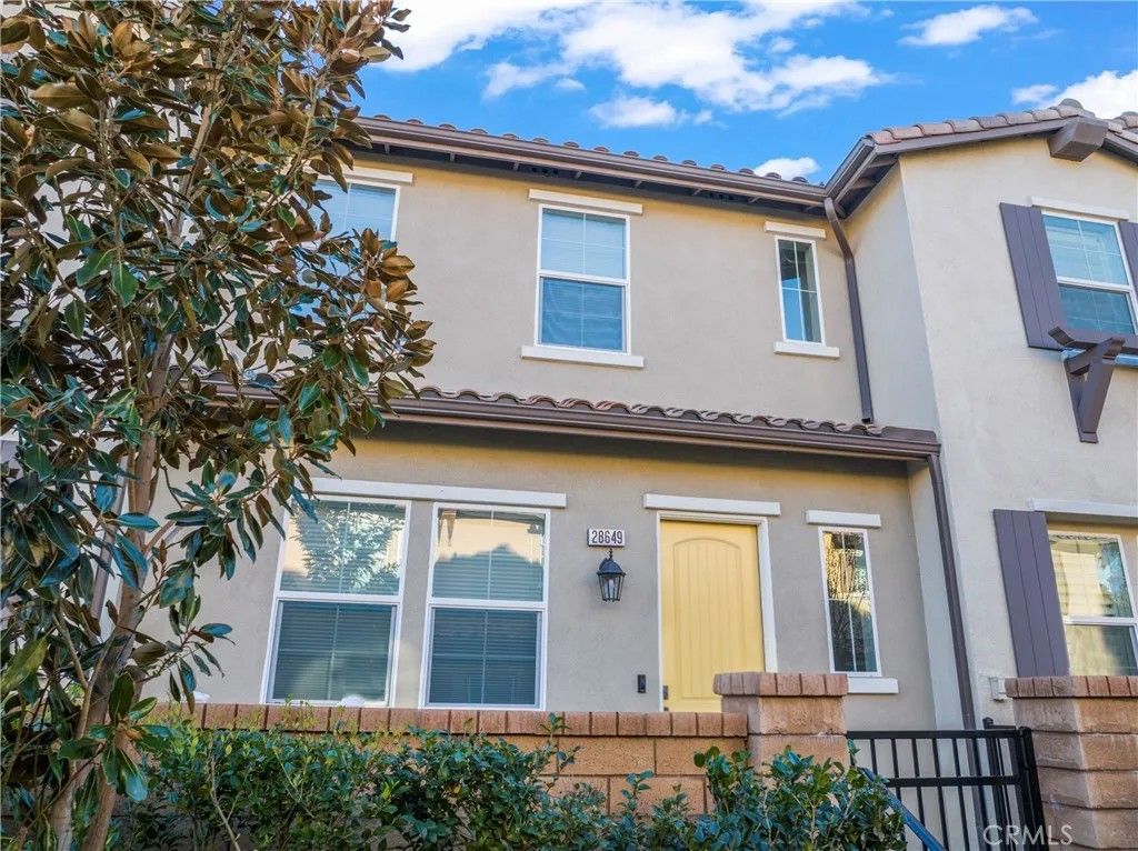 Photo of 28649 Jardineras Drive, Valencia, CA 91354 (MLS # SR26034554)