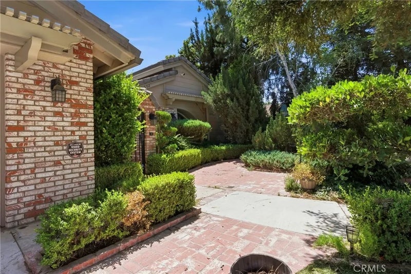 2512 Moffitt Way