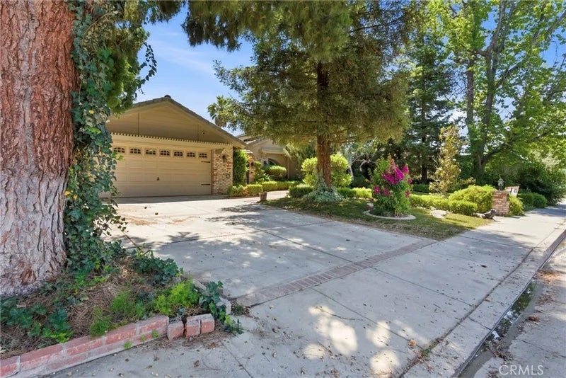 2512 Moffitt Way