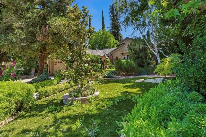 2512 Moffitt Way