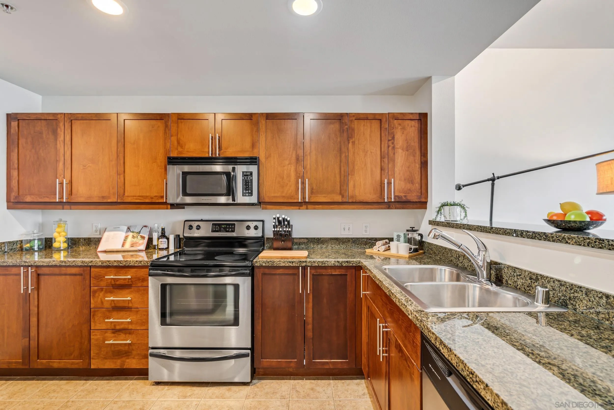 253 10Th Ave 329