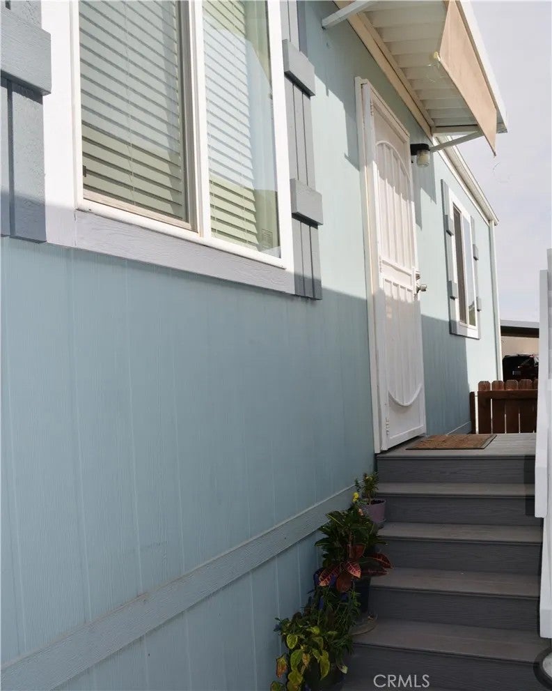 16600 Downey 77