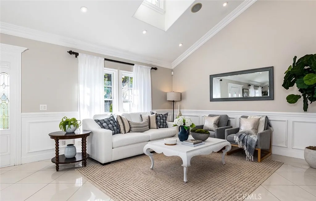 559 Huntington Drive