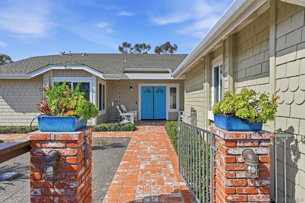 Photo of 2742 Glasgow Dr, Carlsbad, CA 92010 (MLS # 260003210)