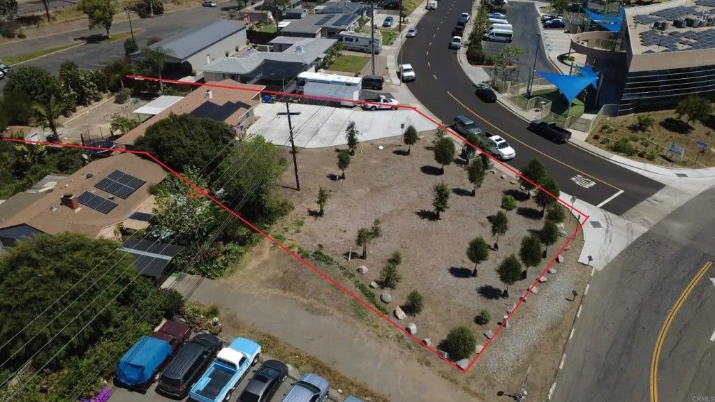 Photo of 2094 Thibodo Ct, Vista, CA 92081 (MLS # NDP2603331)