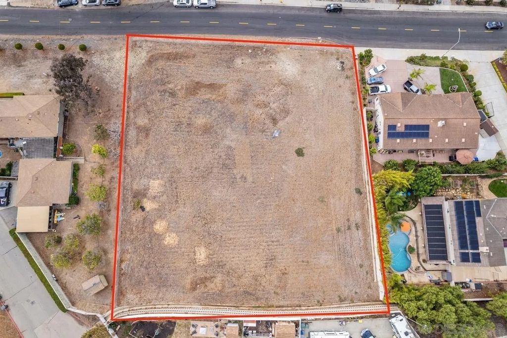 Photo of 323 Hill Dr, Vista, CA 92083 (MLS # 250041272)