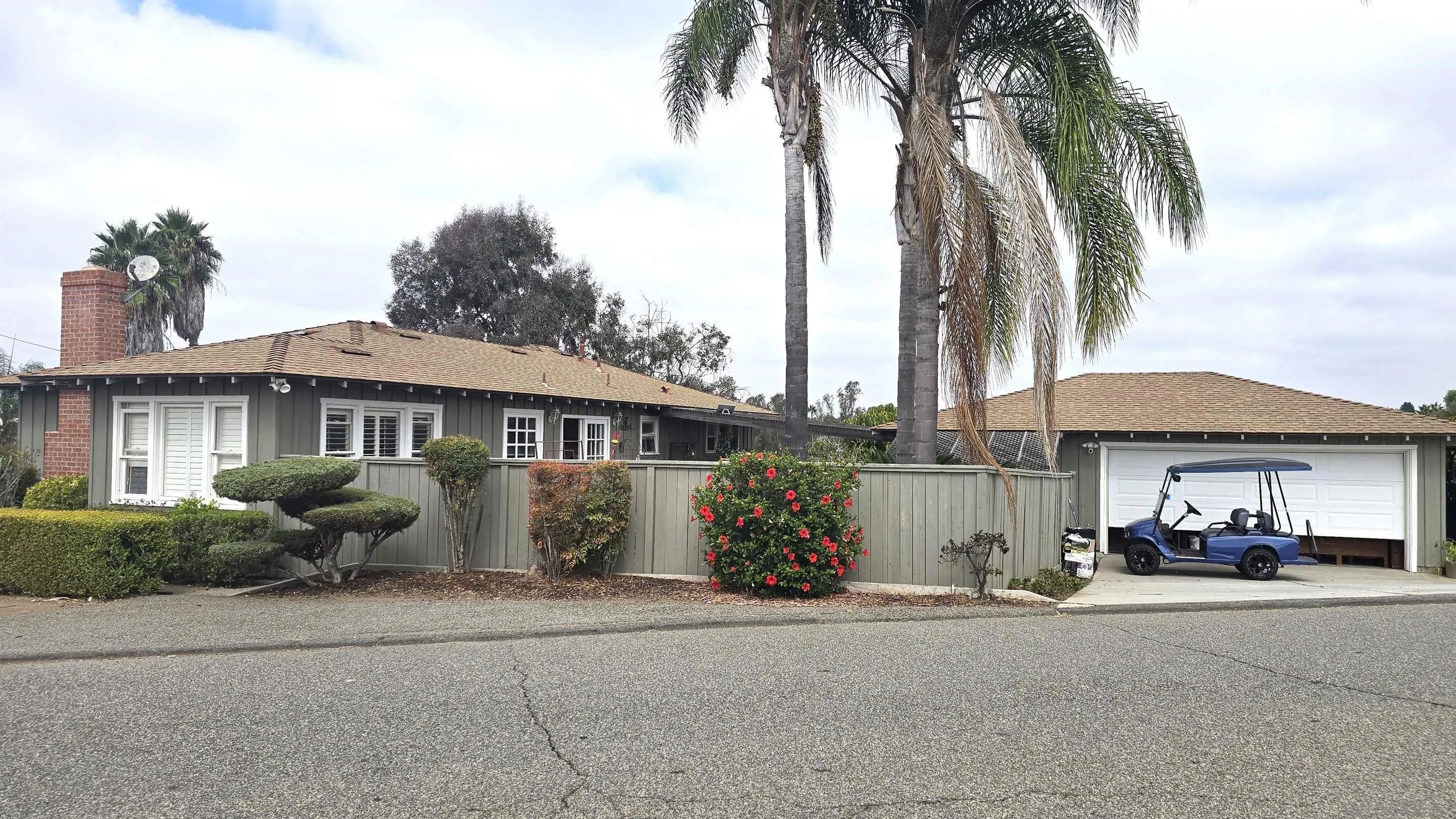 323 Hill Dr