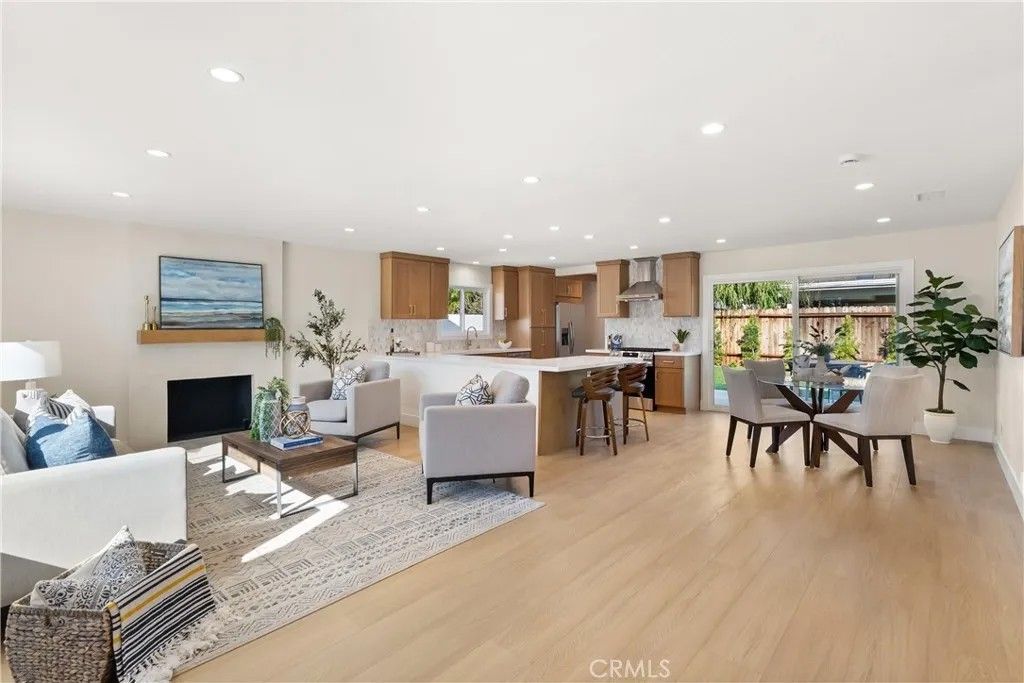 Photo of 6061 Welde Cir, Huntington Beach, CA 92647 (MLS # OC26020000)