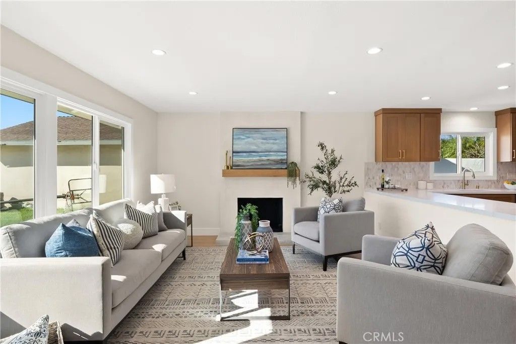 Photo of 6061 Welde Cir, Huntington Beach, CA 92647 (MLS # OC26020000)