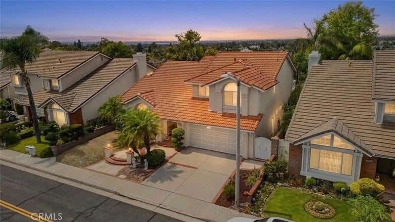 16027 Crestline