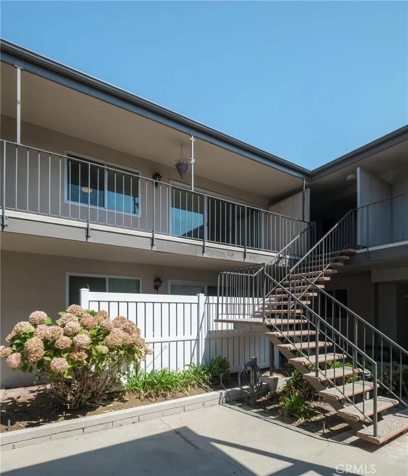 2940 W Carson Street 213