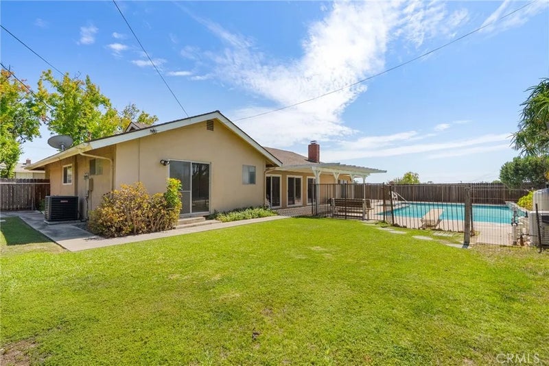 2419 E Villa Real