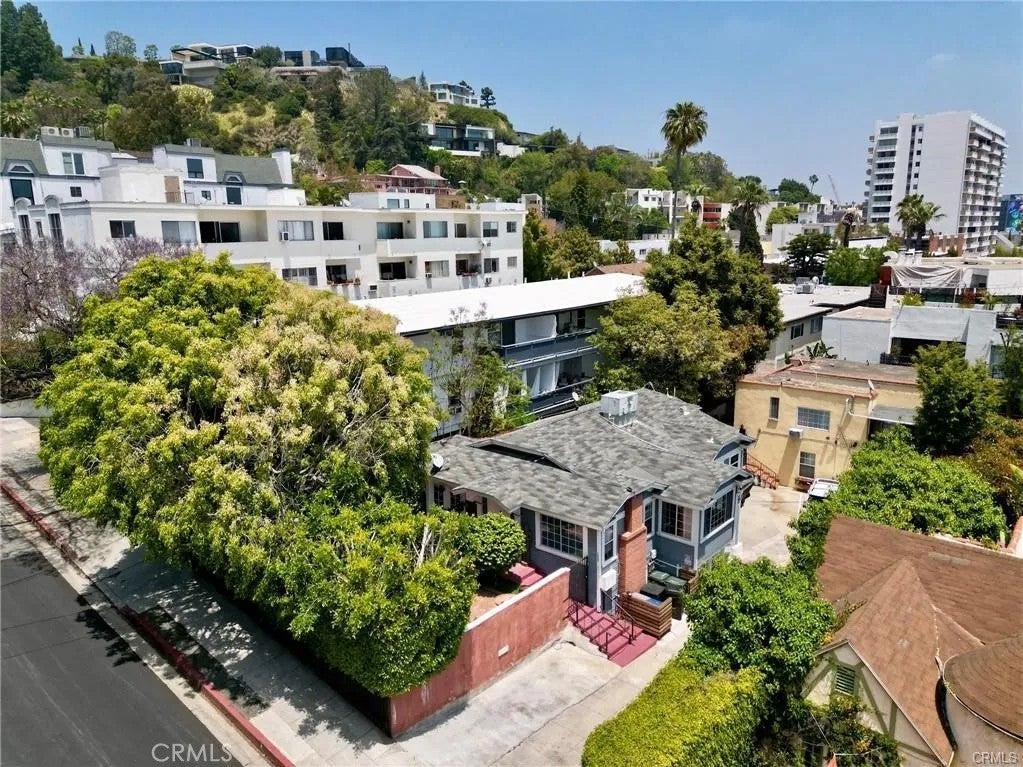 1204 N Clark