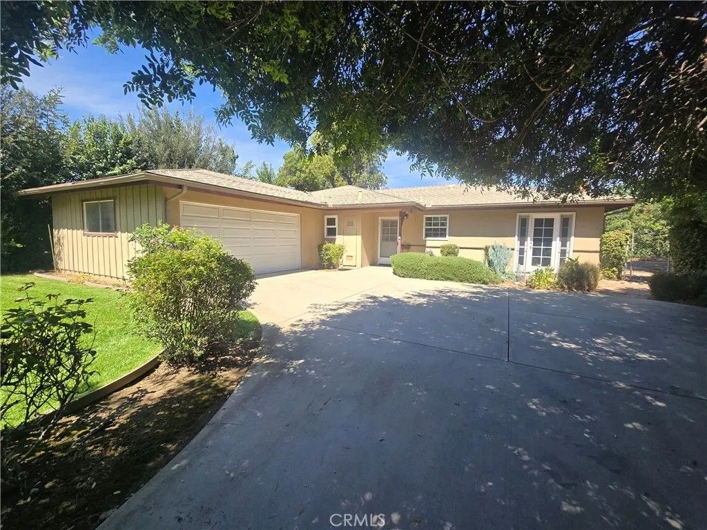 Photo of 231 Hillandale Court, Riverside, CA 92507 (MLS # IV26067125)