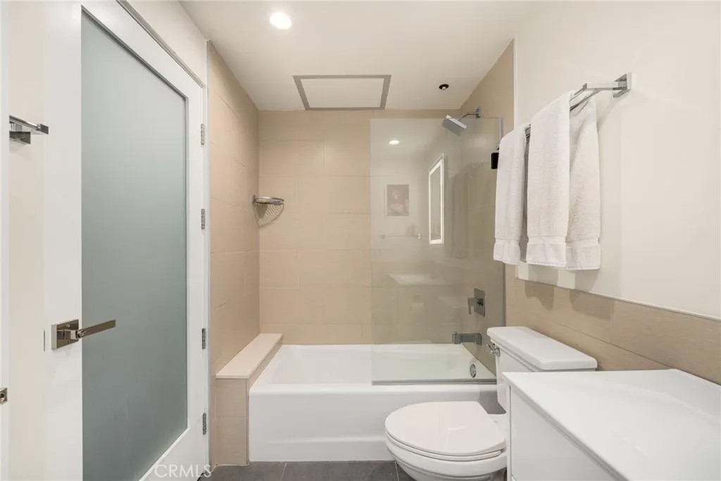 939 S Broadway #1001
