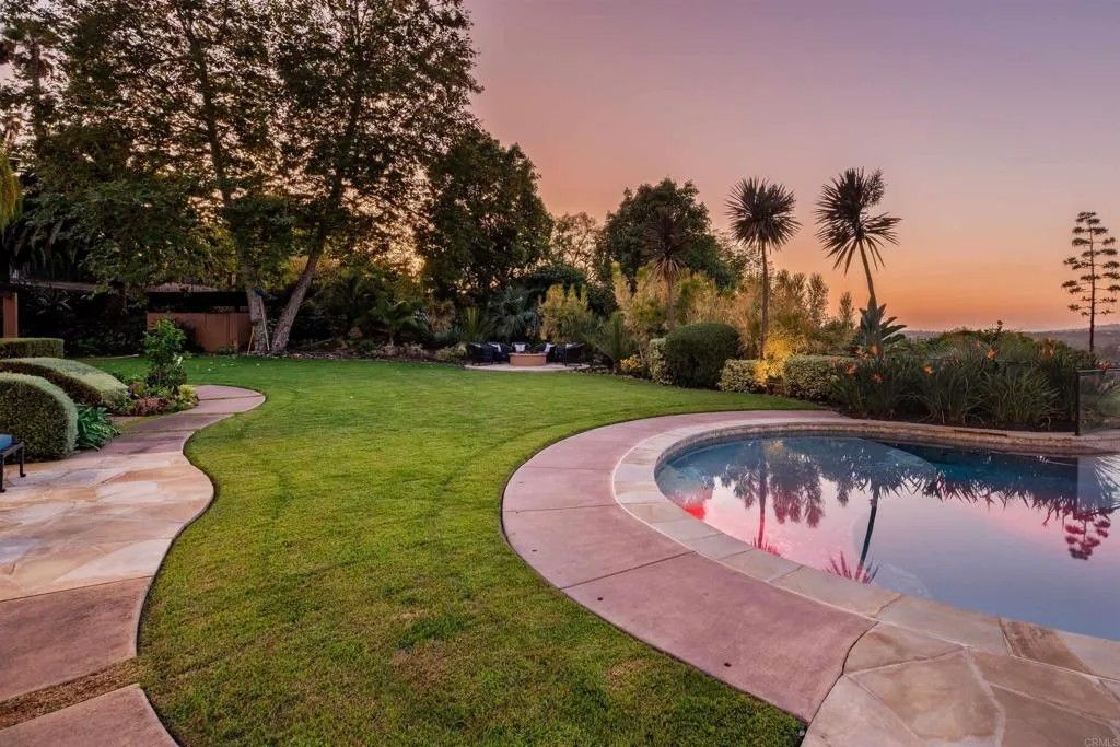 Photo of 18102 Via Ascenso, Rancho Santa Fe, CA 92067 (MLS # NDP2509803)