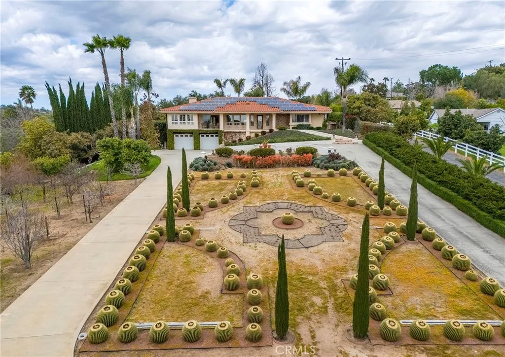 2740 Los Alisos Drive