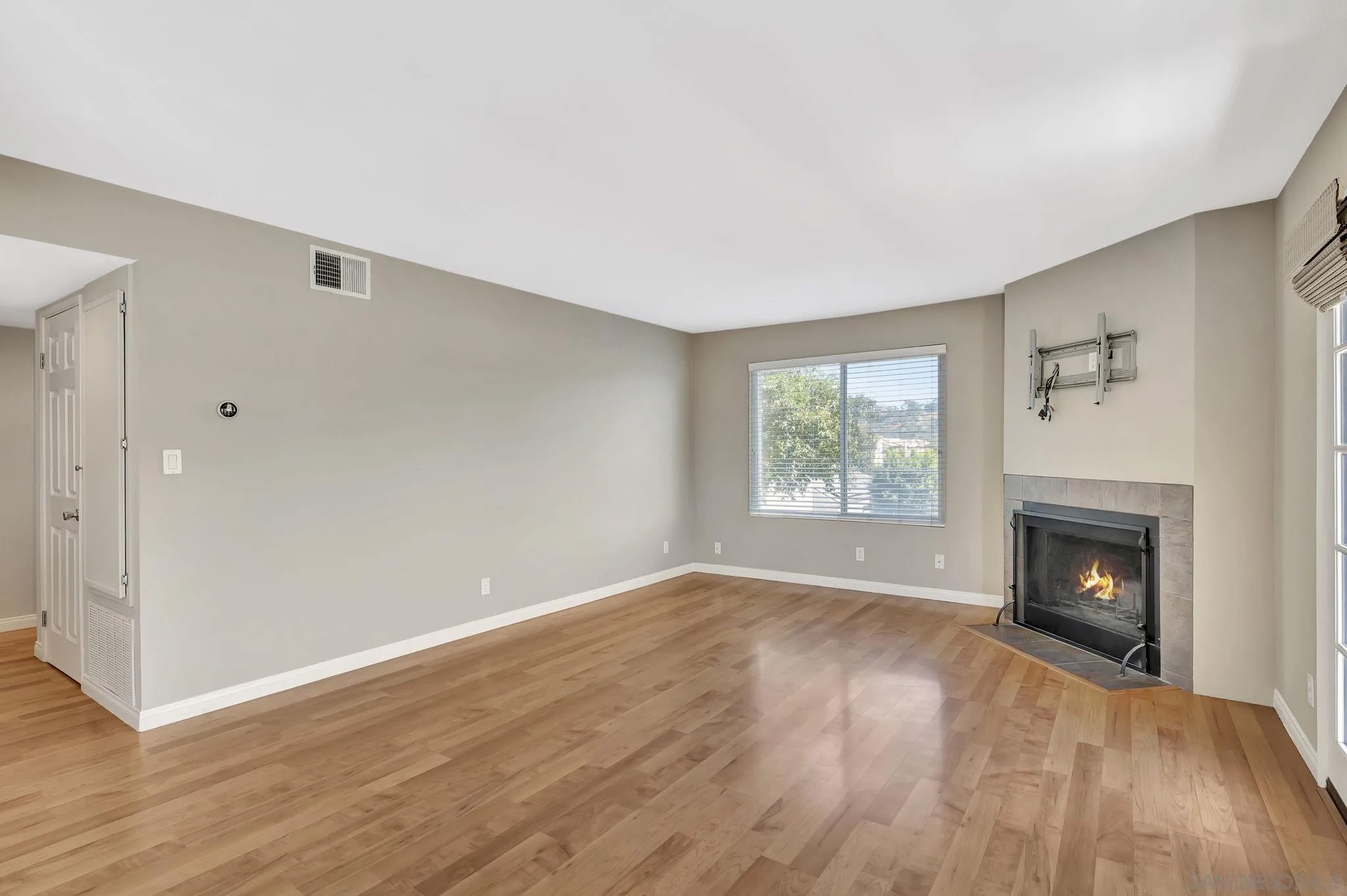 5653 Riley St 105