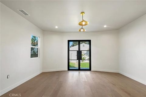Tiny photo for 3924 Dublin Ave, Leimert Park, CA 90008 (MLS # SB25242976)