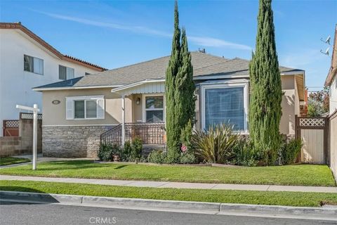 Photo of 831 Roswell Avenue, Long Beach, CA 90804 (MLS # PW25271945)