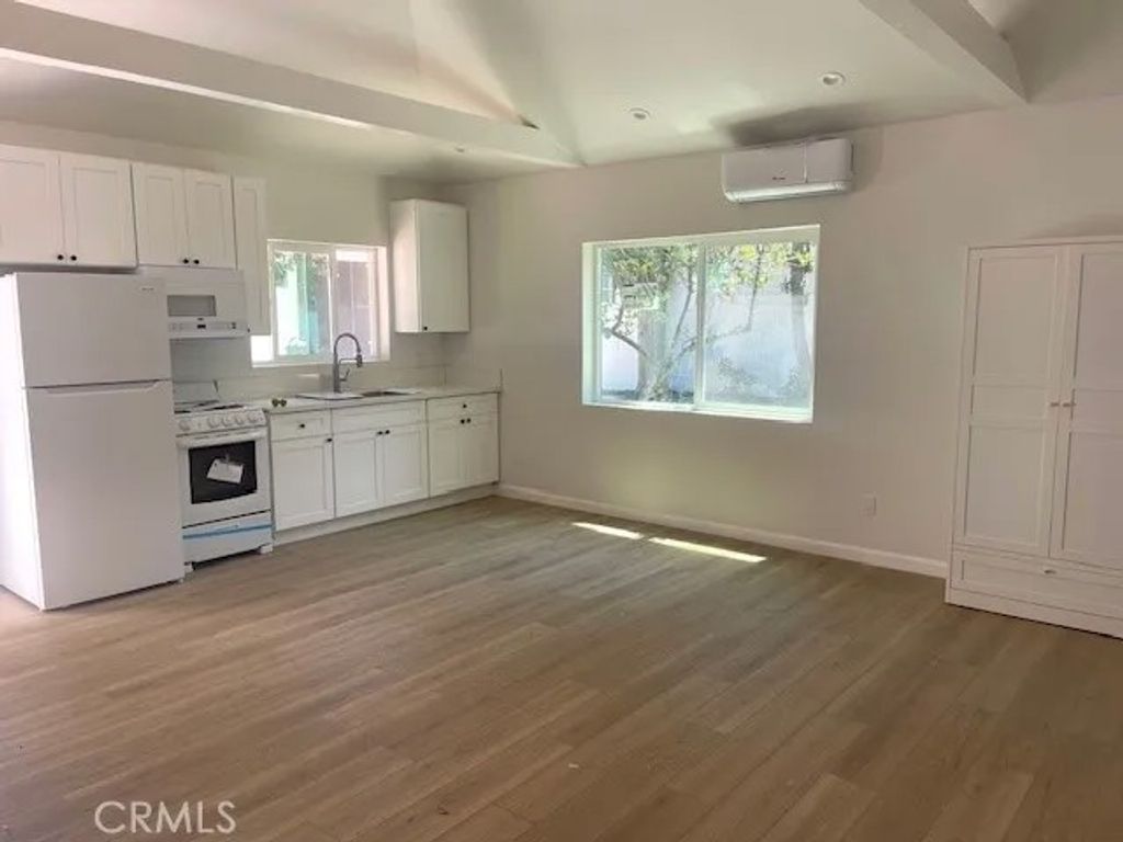 Photo of 4919 Enfield Avenue, Encino, CA 91316 (MLS # SR25265513)