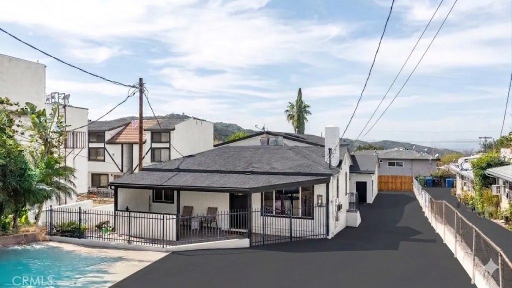 Photo of 10139 Hillhaven Ave, Tujunga, CA 91042 (MLS # GD26047316)