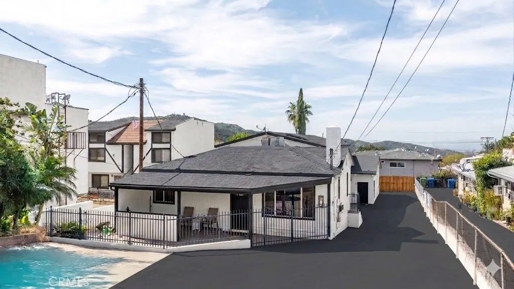 Photo of 10139 Hillhaven Ave, Tujunga, CA 91042 (MLS # GD26047316)