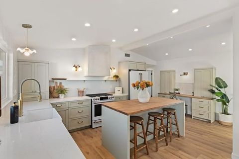 1738 Kurtz Oceanside CA 92054