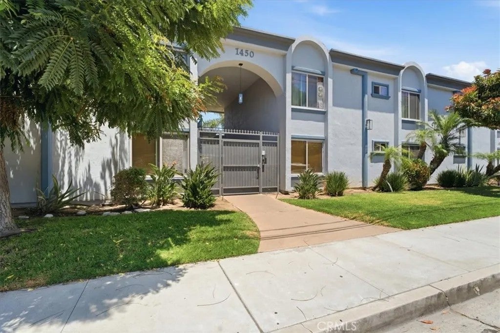 Photo of 1450 Iris, Imperial Beach, CA 91932 (MLS # SW26154675)