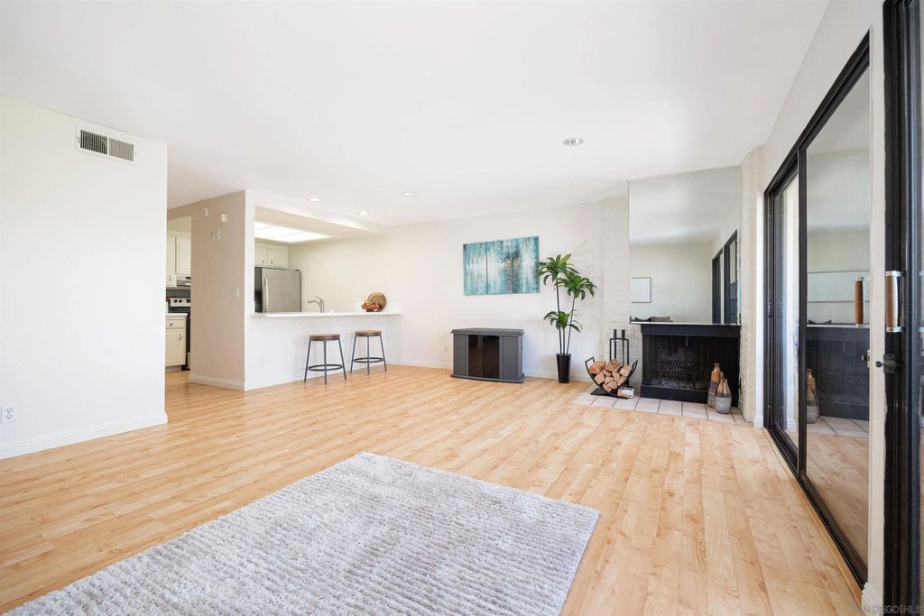Photo of 2503 Navarra Dr #105, Carlsbad, CA 92009 (MLS # 250037901)