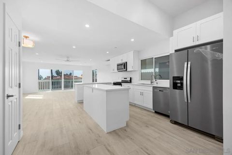 2157 MANCHESTER AVENUE Cardiff CA 92007