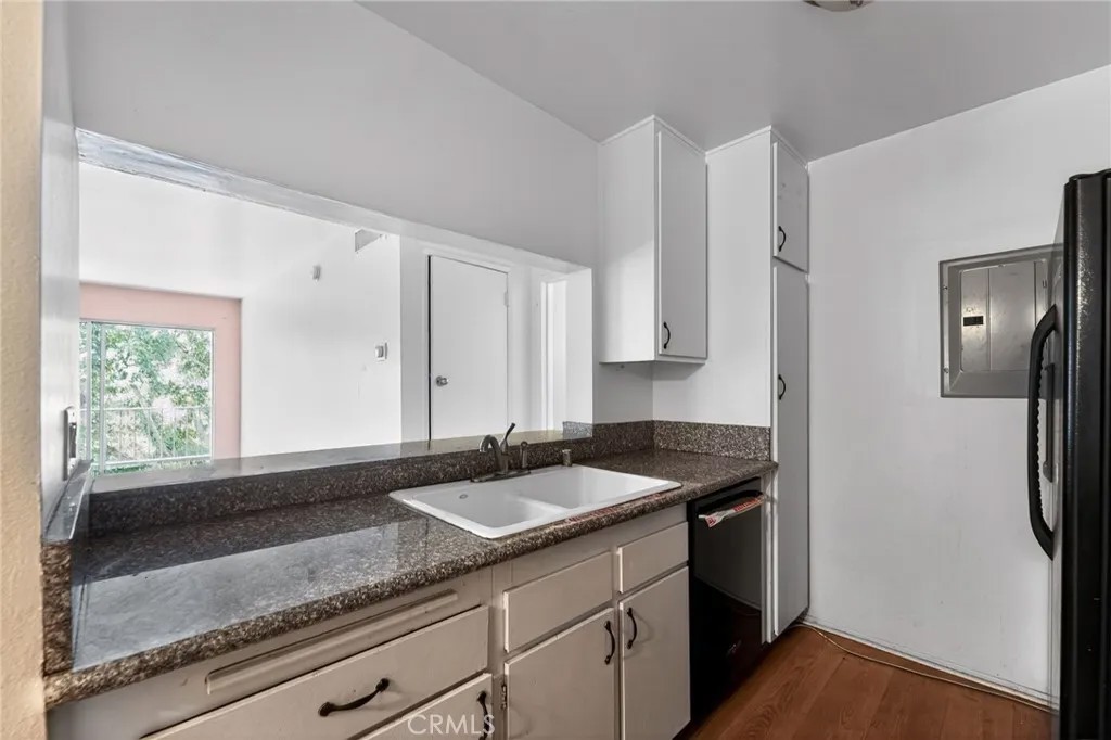 5460 White Oak Avenue J207