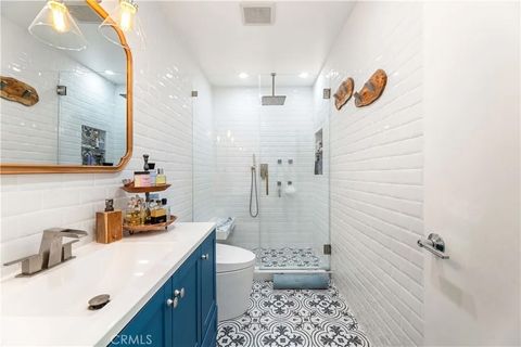 Tiny photo for 18146 Oxnard St #48, Tarzana, CA 91356 (MLS # SR25252230)