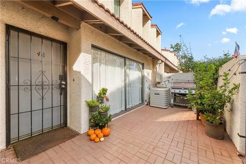 Tiny photo for 18146 Oxnard St #48, Tarzana, CA 91356 (MLS # SR25252230)