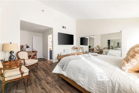 Tiny photo for 18146 Oxnard St #48, Tarzana, CA 91356 (MLS # SR25252230)