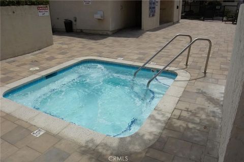 Tiny photo for 18146 Oxnard St #48, Tarzana, CA 91356 (MLS # SR25252230)