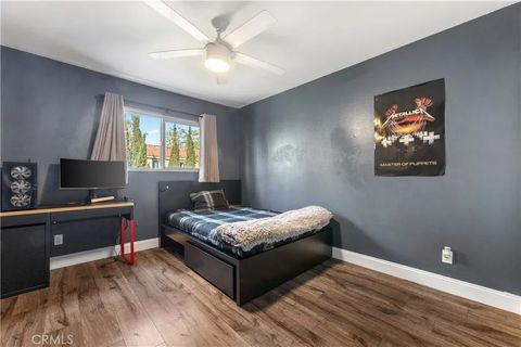 Tiny photo for 18146 Oxnard St #48, Tarzana, CA 91356 (MLS # SR25252230)